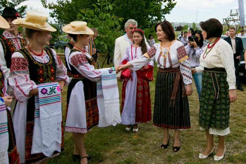 Orange Moldova sustine promovarea valorilor etnofolclorice ...
